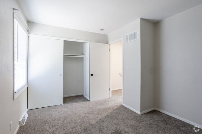 2BR, 1.5BA - Townhouse - Second Bedroom