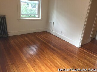 88 Washington St Unit 14, Boston, MA 02135