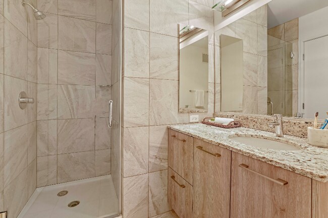 223 E Illinois St, Chicago, IL 60611 - photo 7