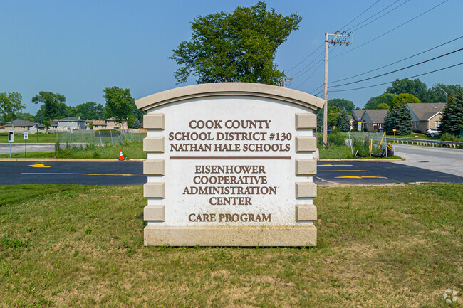 The courses at Nathan Hale Primary School encourage critical thinking and creativity.