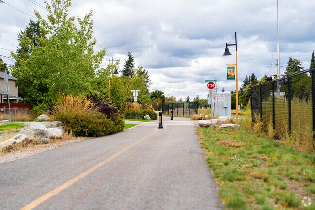 The West Valley neighborhood features a bike path that runs through the neighborhood.