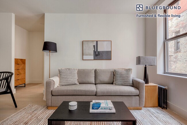 300 W 21st St unit FL4-ID1449, New York, NY 10011 - photo 2