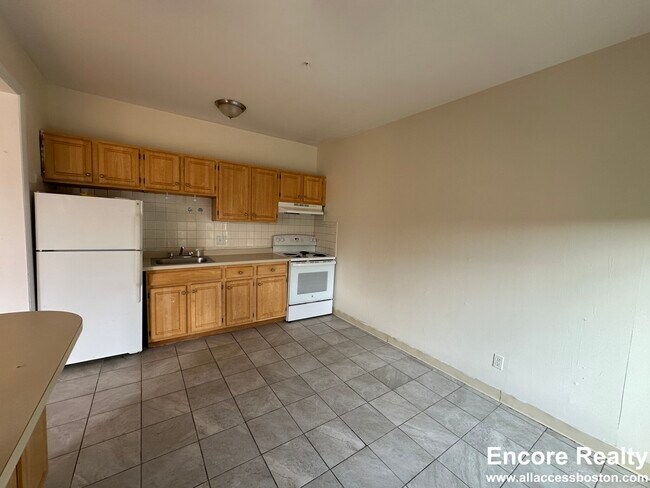 30 Fordham Rd unit 7, Allston, MA 02134 - photo 3