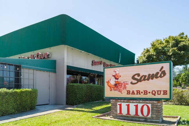 Sam's Bar-B-Que offers an array of barbeque meats from regions across the country in Fruitdale.