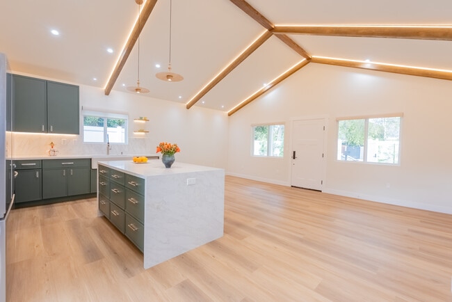 14902 Hesby St, Los Angeles, CA 91403 - photo 6