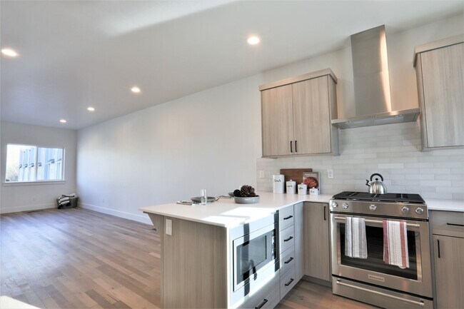 Carlsbad Crossing, Boise, ID 83703 - photo 4