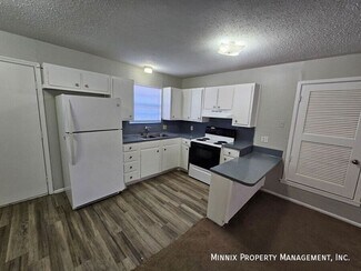 2403 W 19th Unit B, Plainview, TX 79072