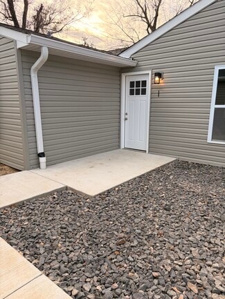 1 Holding Ln Unit I, Crystal City, MO 63019