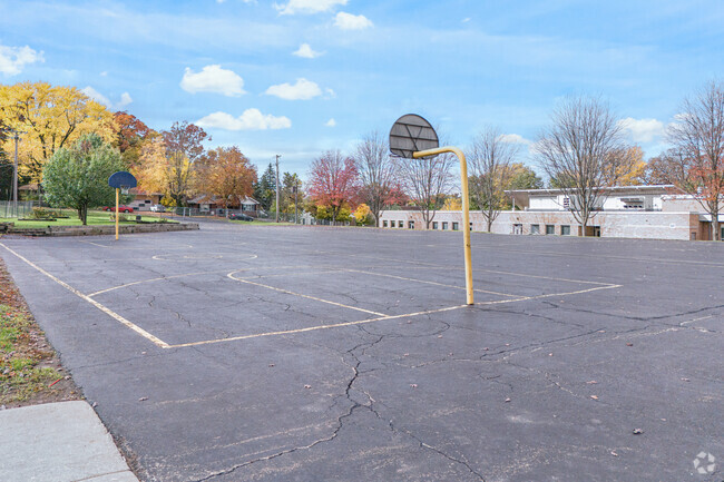 Willow Springs Elementary serves grades PK, K-8.