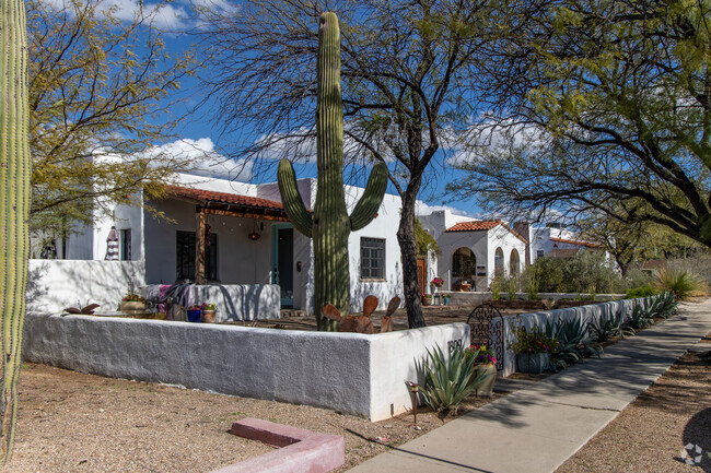 Lovely, well cared for pueblo-style homes are common in Rincon Heights.