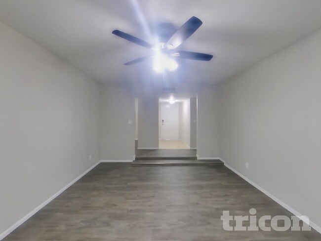 4901 W Dahlia Dr, Glendale, AZ 85304 - photo 2