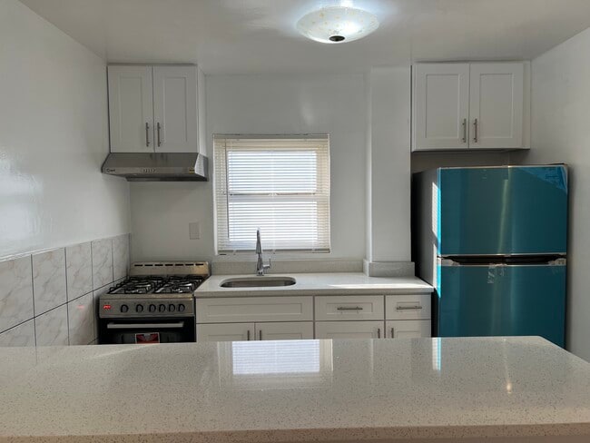 13511 62nd Rd unit 2nd floor, Flushing, NY 11367 - photo 7