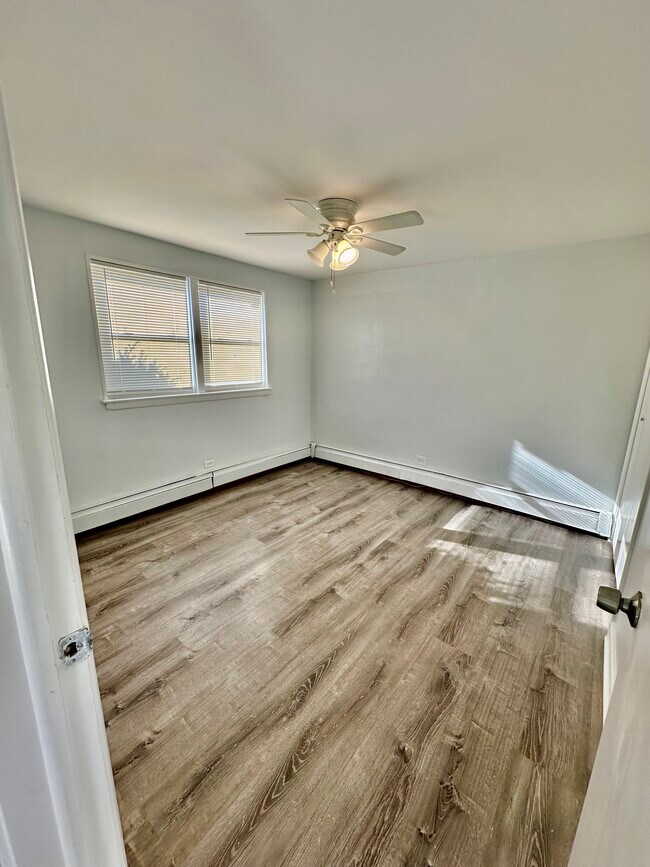 37 W Conti Pkwy unit 1, Elmwood Park, IL 60707 - photo 6