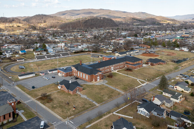 T.A. Dugger Junior High School has an 18:1 student to teacher ratio.