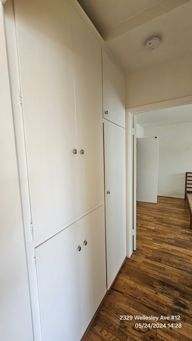 Wellesley Manor, Los Angeles, CA 90064 - photo 6