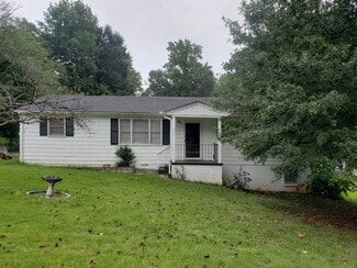 15 Hughes Rd, Greenville, SC 29611