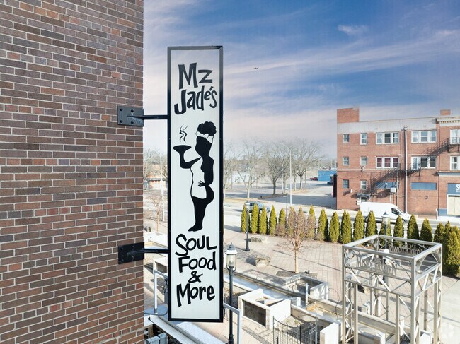 Mz Jades restaurant serves delicious fresh dinner in Middletown.