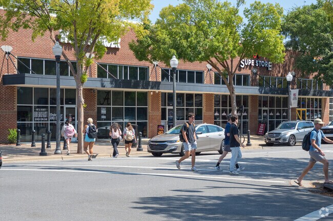 The University Blvd Strip near Cottondale is full of activity.