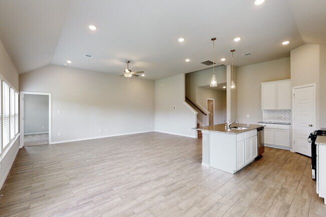 8024 Butterfield Dr unit 37163084, San Antonio, TX 78227 - photo 7