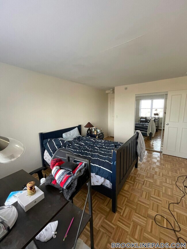 185 Freeman St Unit 634, Brookline, MA 02446