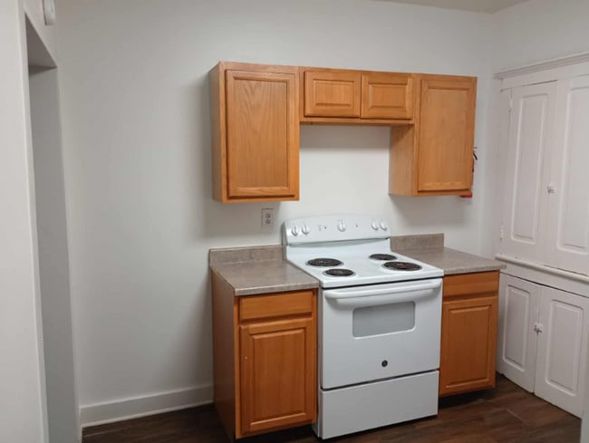 4 Altamont Terrace unit 5, Cumberland, MD 21502 - photo 2