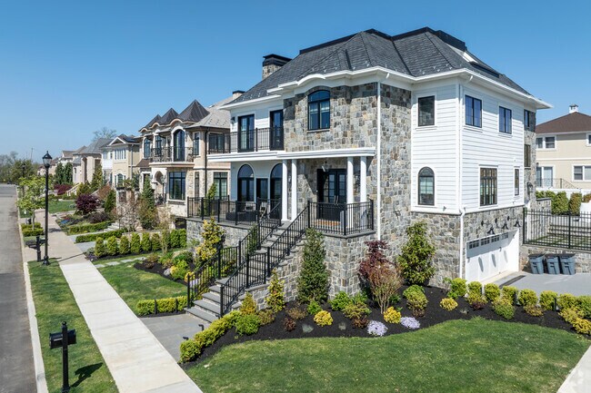 A string of new single-family homes are being built at the southern end of Prince's Bay.