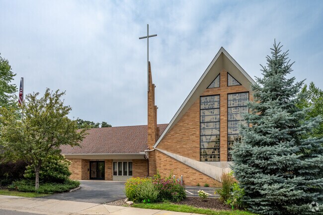 Rivertree School is rated a B+ on Niche.