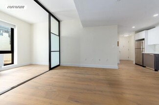 25-21 43rd Ave, Queens, NY 11101