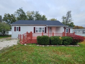 205 Cedar St, Loogootee, IN 47553