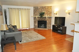 8335 S Fairmount Dr Unit 5-106, Denver, CO 80247