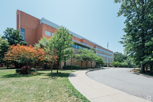 PS 58R is conveniently located near S61, S89, S91 MTA bus routes.