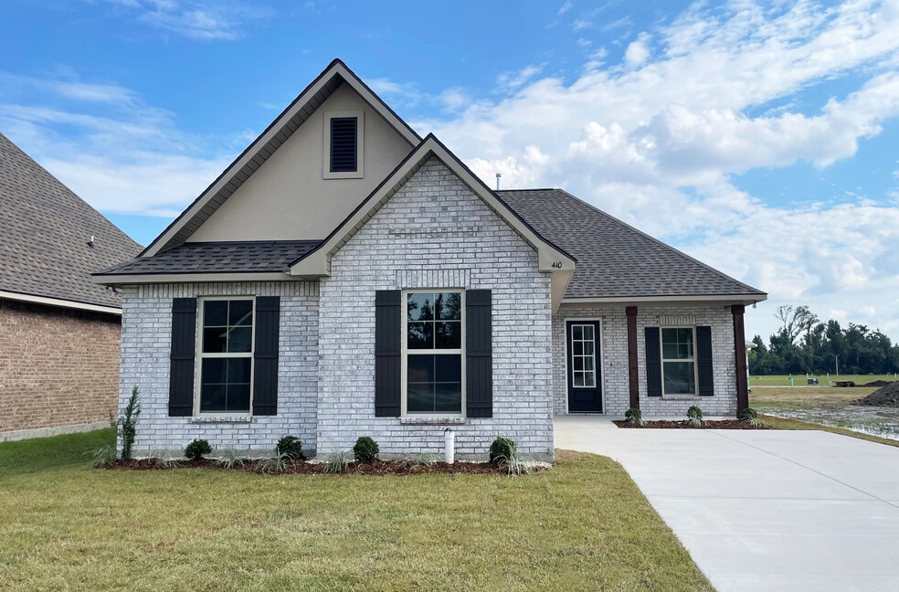 410 Rue Evangeline, Houma, LA 70364 - photo 1