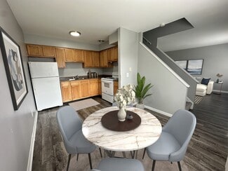 1005 N Grove St, Bowling Green, OH 43402