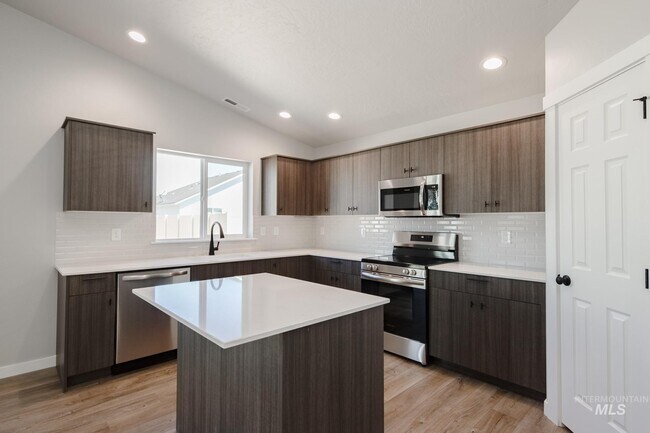 2090 W Penstemon St, Kuna, ID 83634 - photo 6