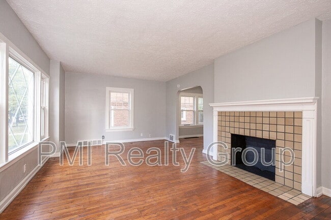 3581 Ingleside Rd unit Down, Shaker Heights, OH 44122 - photo 4