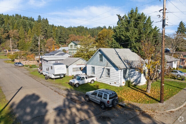 Most lots in Oakridge allow space to park multiple vehicles and trailers.
