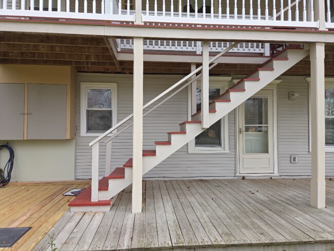 210 E Pine St unit Lower Back, Selinsgrove, PA 17870 - photo 4