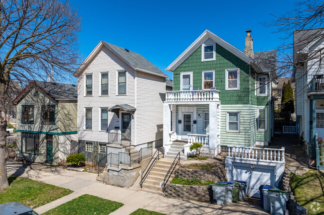 The Lower East Side homes usually have small lots making close neighbors.