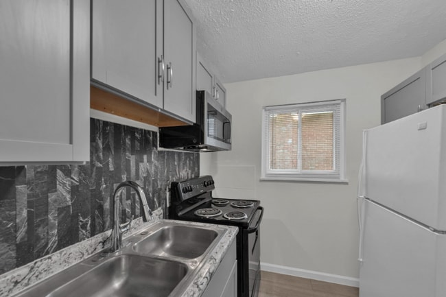 6011 Stover Ave unit 1, Cincinnati, OH 45237 - photo 7