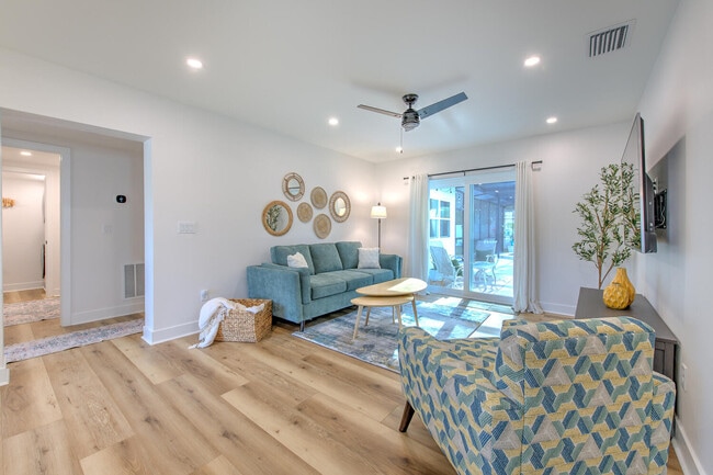 4801 Wishart Blvd unit ID1053162P, Tampa, FL 33603 - photo 2