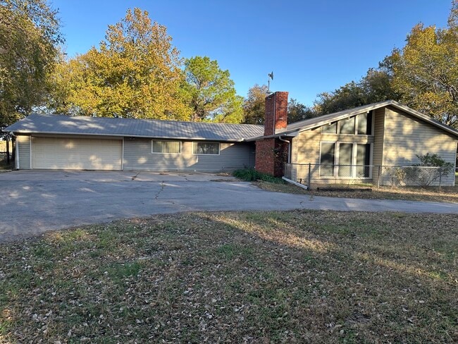 13520 NW Cache Rd, Lawton, OK 73505 - photo 2