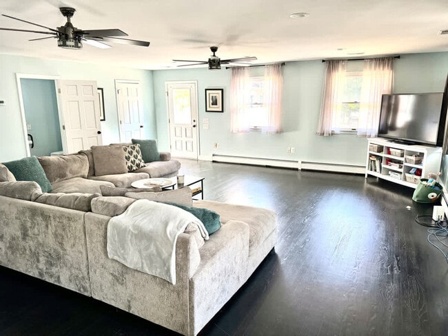 14386 Calvert St unit ID1363916P, Solomons, MD 20688 - photo 4