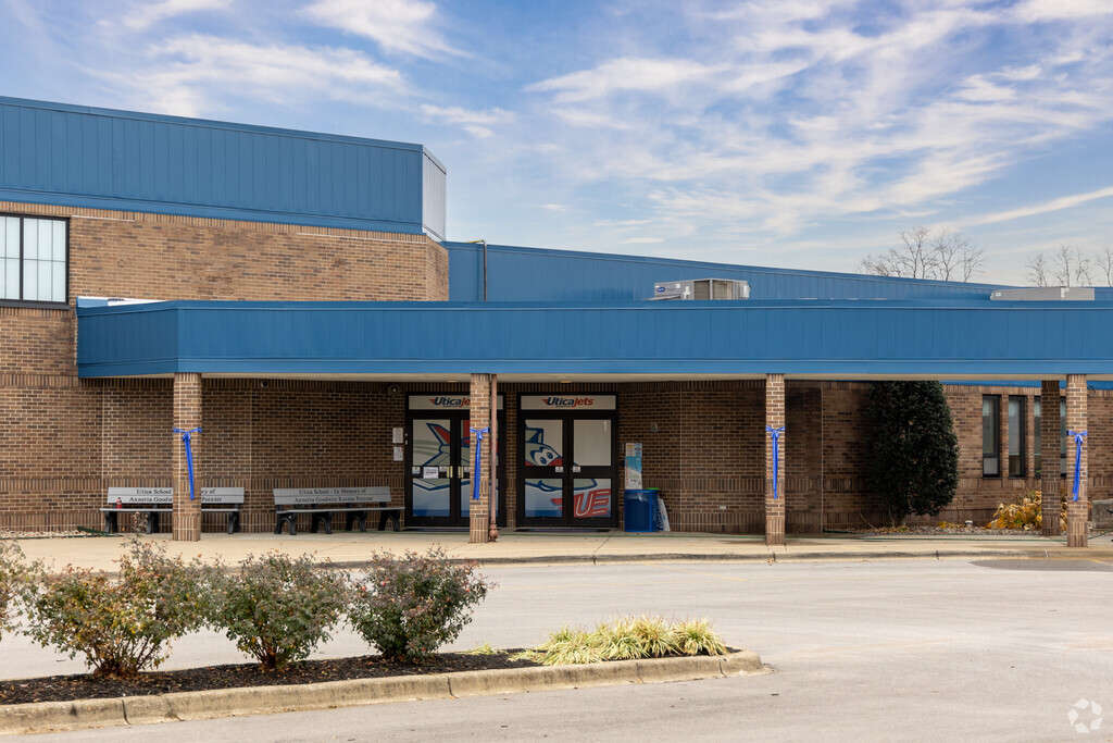 Utica Elementary School is a highly rated, public school located in JEFFERSONVILLE, IN.