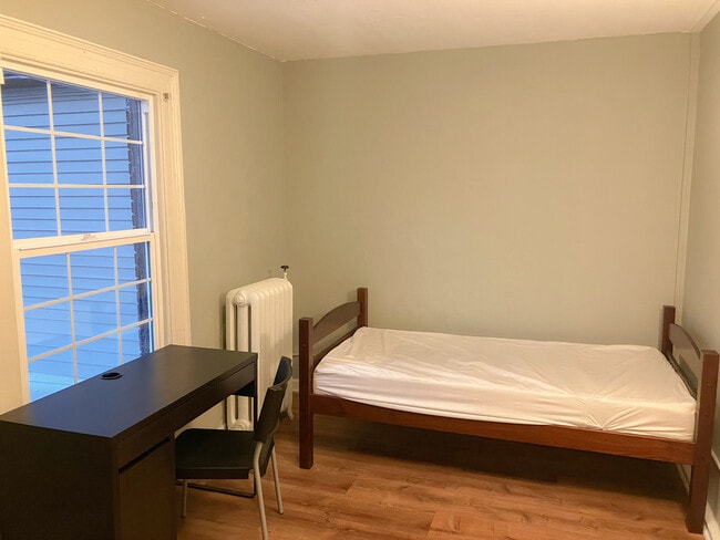 Room 5 - private single