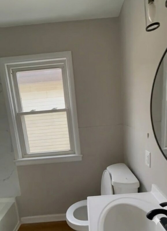 11205 Mccracken Rd unit Upper Unit, Cleveland, OH 44125 - photo 4