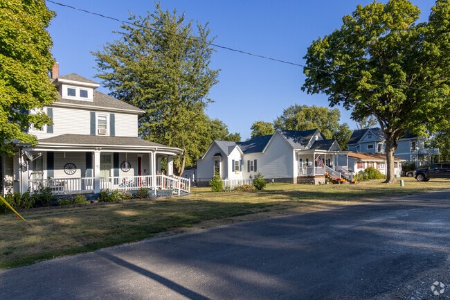 There are many different home styles to chose from in Cerro Gordo.