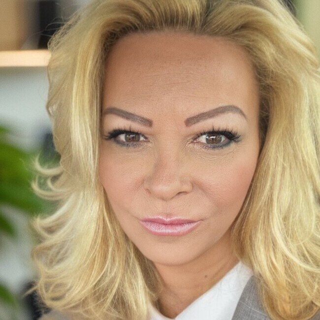 Agent Photo