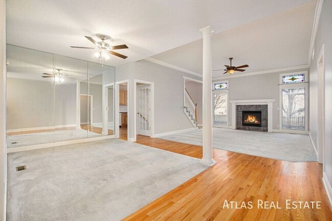 1113 SW Blazing Star Dr, Lees Summit, MO 64081 - photo 2