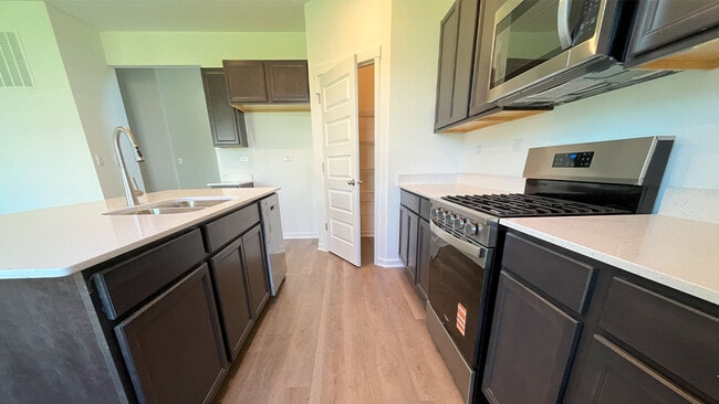 26100 S Castle Blvd, Manhattan, IL 60442 - photo 3