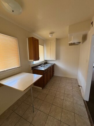 2414 W 39th St, Los Angeles, CA 90008